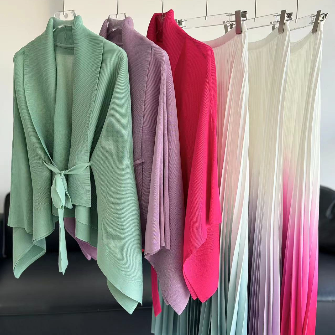 Vêtements pour femmes, haut plissé uni à manches papillon, jupe dégradée, ensemble deux pièces, cardigan tendance, tempérament printemps et automne