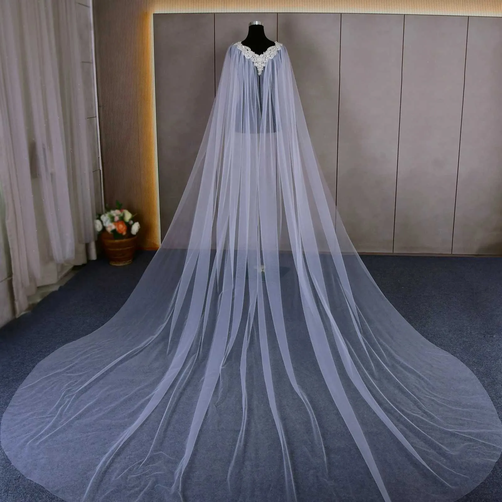 Voile de mariée et cape pour mariage et soirée avec fleurs 3d_voghion.com