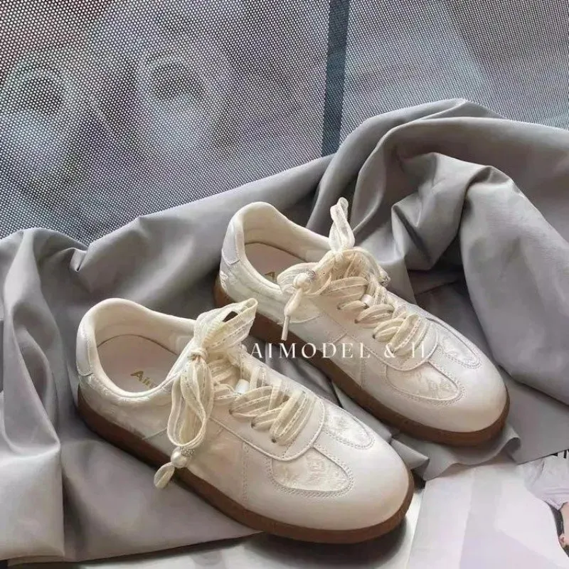 Size 35-40 Real LeatherSatin Surface Women Casual Sneakers Breath Tennis Athletic Flats Low Heels Lace-Up Spring Hike_voghion.com
