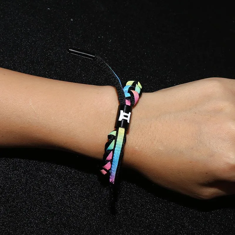 Bracciale segno zodiacale intrecciato con charm arcobaleno_voghion.com