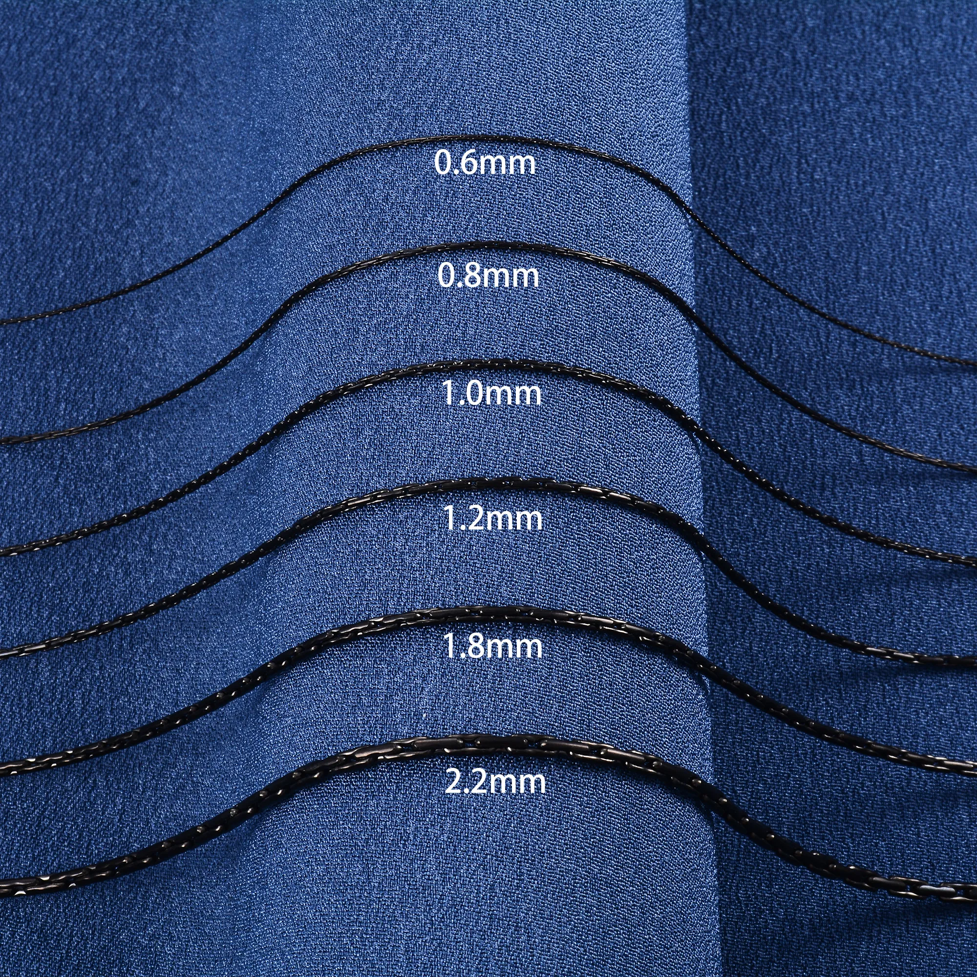 Collana a catena in acciaio inox nero da donna minimalista_voghion.com
