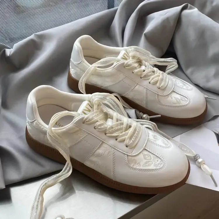Size 35-40 Real LeatherSatin Surface Women Casual Sneakers Breath Tennis Athletic Flats Low Heels Lace-Up Spring Hike_voghion.com