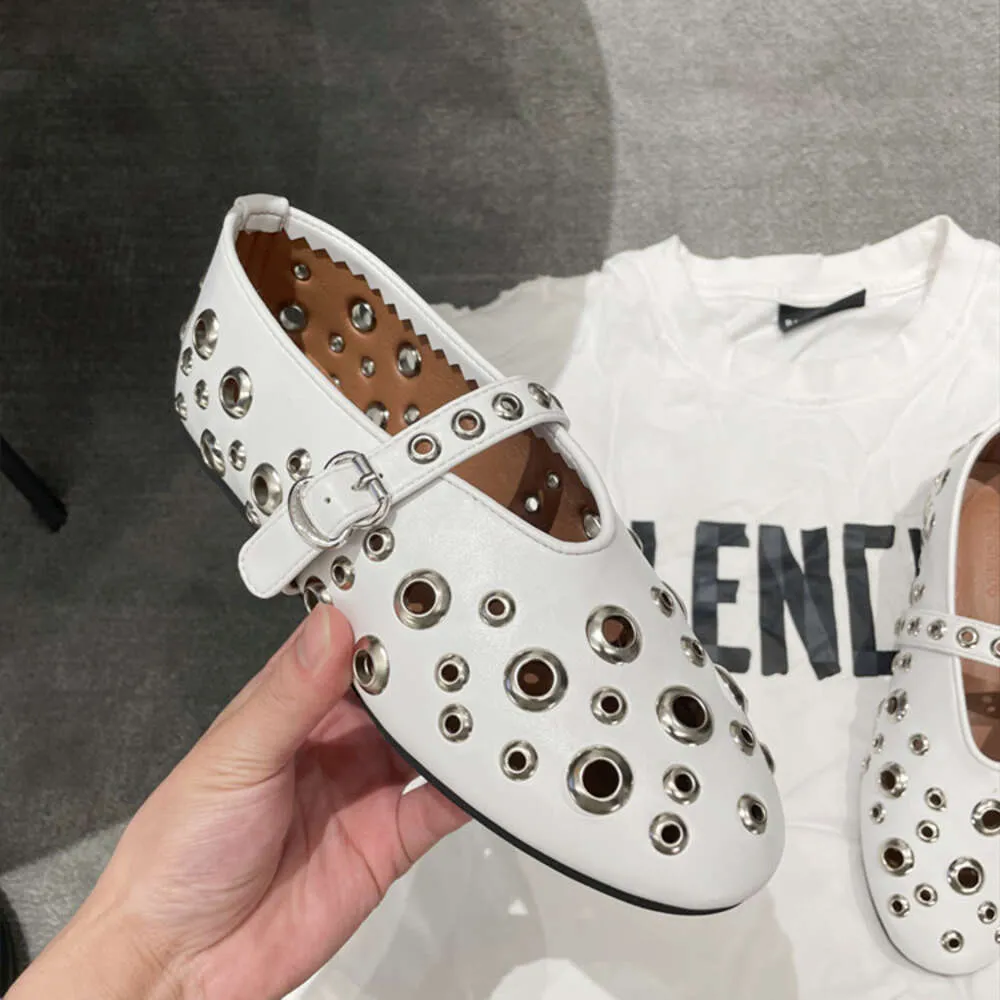 Version en cuir de vachette ~ nouveau design de niche Mary Jane à fond plat avec cuir véritable, rivets métalliques, ballerine simple évidée_voghion.com