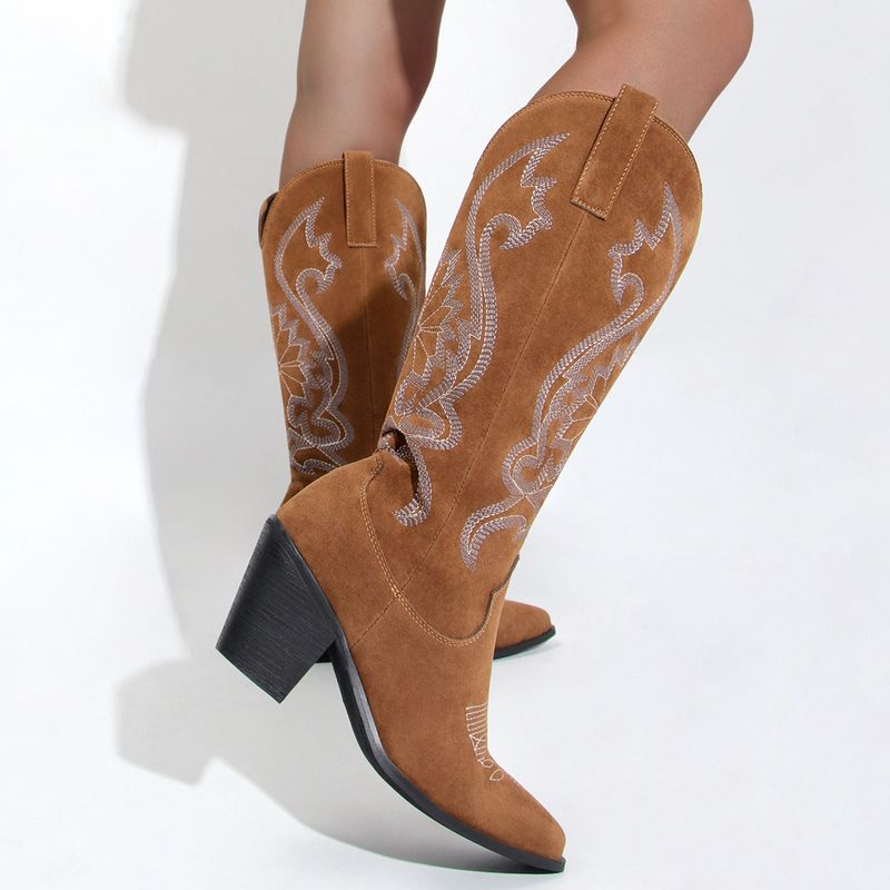 Spitzer Westernstiefel aus Wildleder-Denim mit Stickereien und klobigem, mittelhohem Absatz_voghion.com