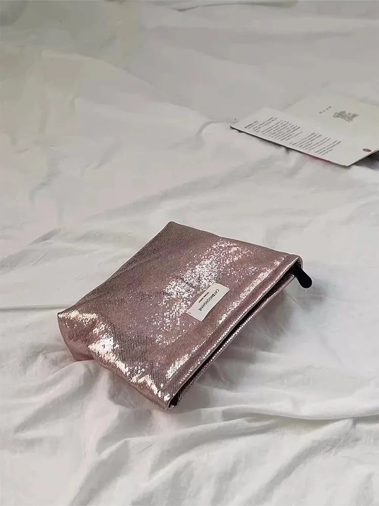 Einfache tragbare Kosmetiktasche mit großer Kapazität zur Aufbewahrung im Freien für Damen 241128_voghion.com
