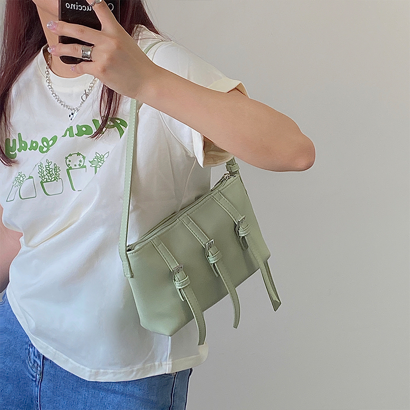 2024 Nischendesign Crossbody Damengürtel personalisierte Einzelschulter Unterarm lässig neue trendige und würzige Mädchentasche_voghion.com