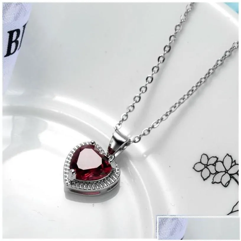 Pendant Necklaces Diamond Heart Necklace Stainelss Steel Chain Women Girls Red Green Crystal Fashion Jewelry Will And_voghion.com