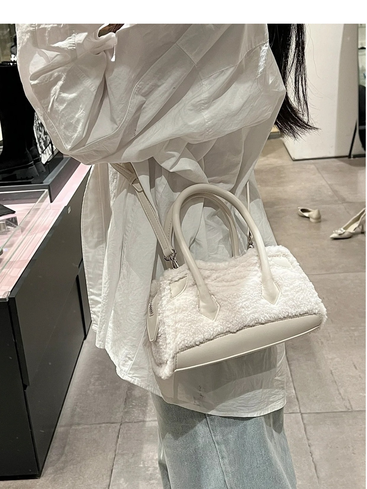 Borsa a tracolla versatile in stile agnello da motociclista autunno/inverno 2024 Zhao Lusi, nuova borsa_voghion.com