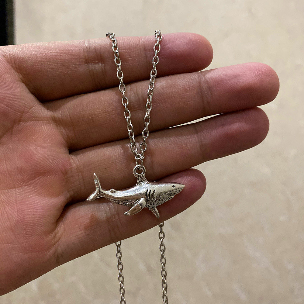 Antique Silver Whale Shark Pendant Necklace For Men And Women_voghion.com