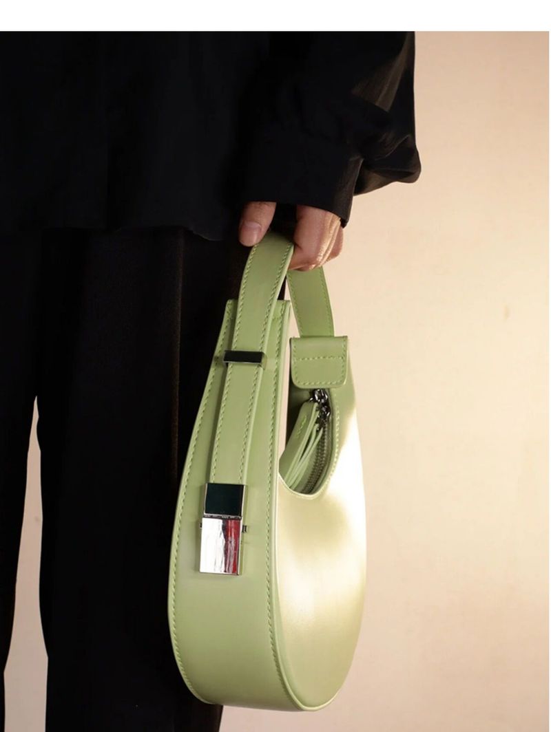 Eine Nischendesign-Schulter mit Halbmond für Frauen im Jahr 2024, neue personalisierte und minimalistische Tasche,_voghion.com