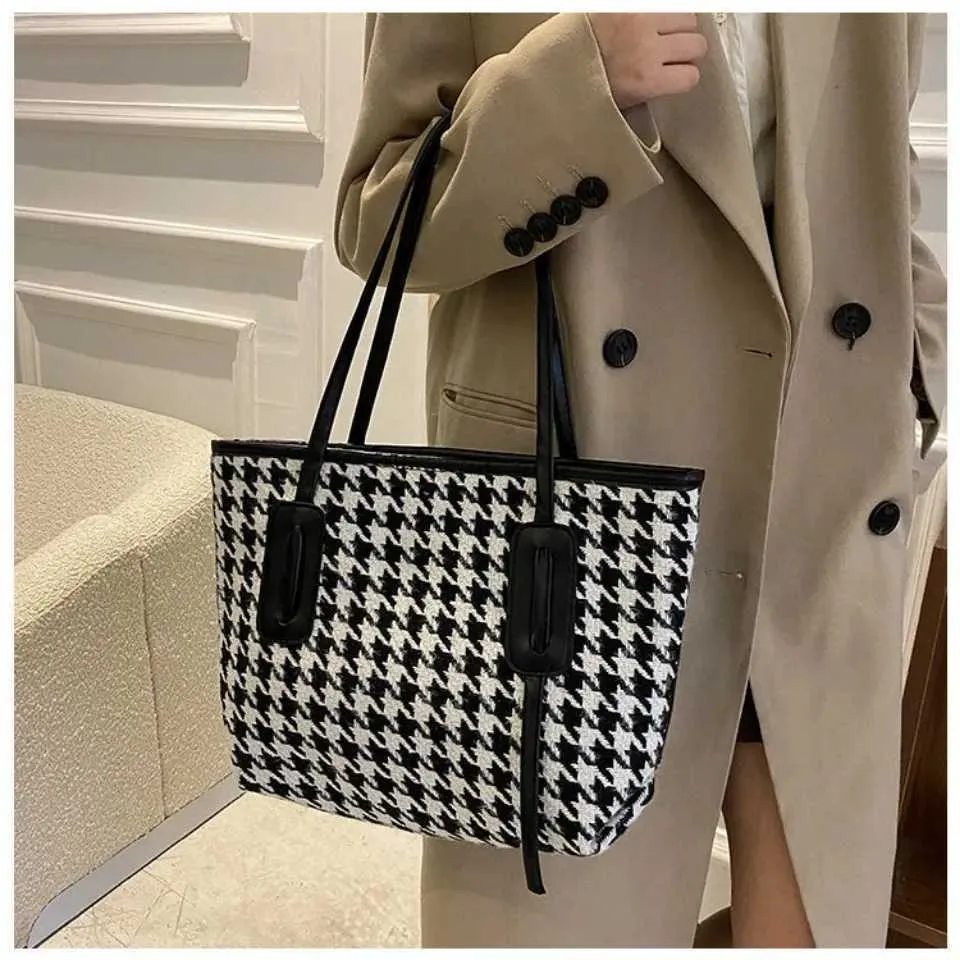 Fashionable Women's Shoulder Bag And Handbag In Houndstooth Style_voghion.com