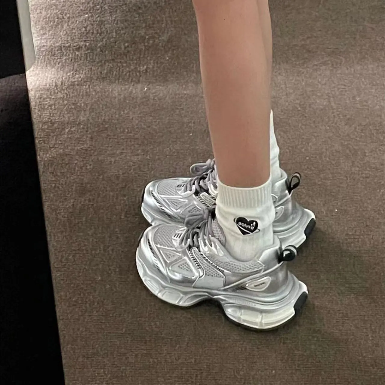 Dickbesohlte Dad 2023 Neue Herbst-Damenschuhe zeigen kleine Fußhöhe, Laufen, Freizeitsport_voghion.com