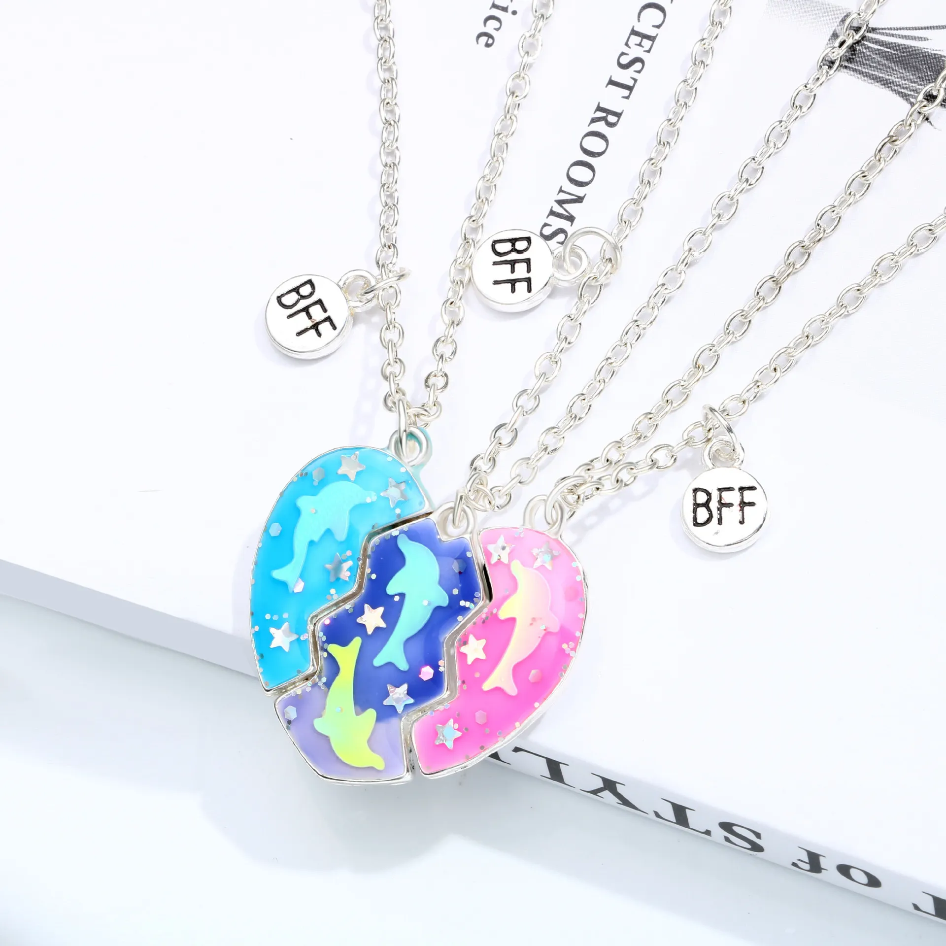 Lot de 3 colliers pendentif dauphin tendance avec pierre magnétique pour ami, accessoire de cou créatif et coloré en forme d'étoile, cadeau_voghion.com