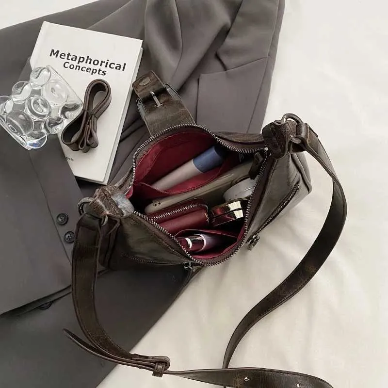 LEFTSIDE Retro Riemendesign PU Lieder Schëllertaschen fir Fraen 2024 Y2K Kleng Vintage Fraen Ënneraarm Crossbody Tasche_voghion.com