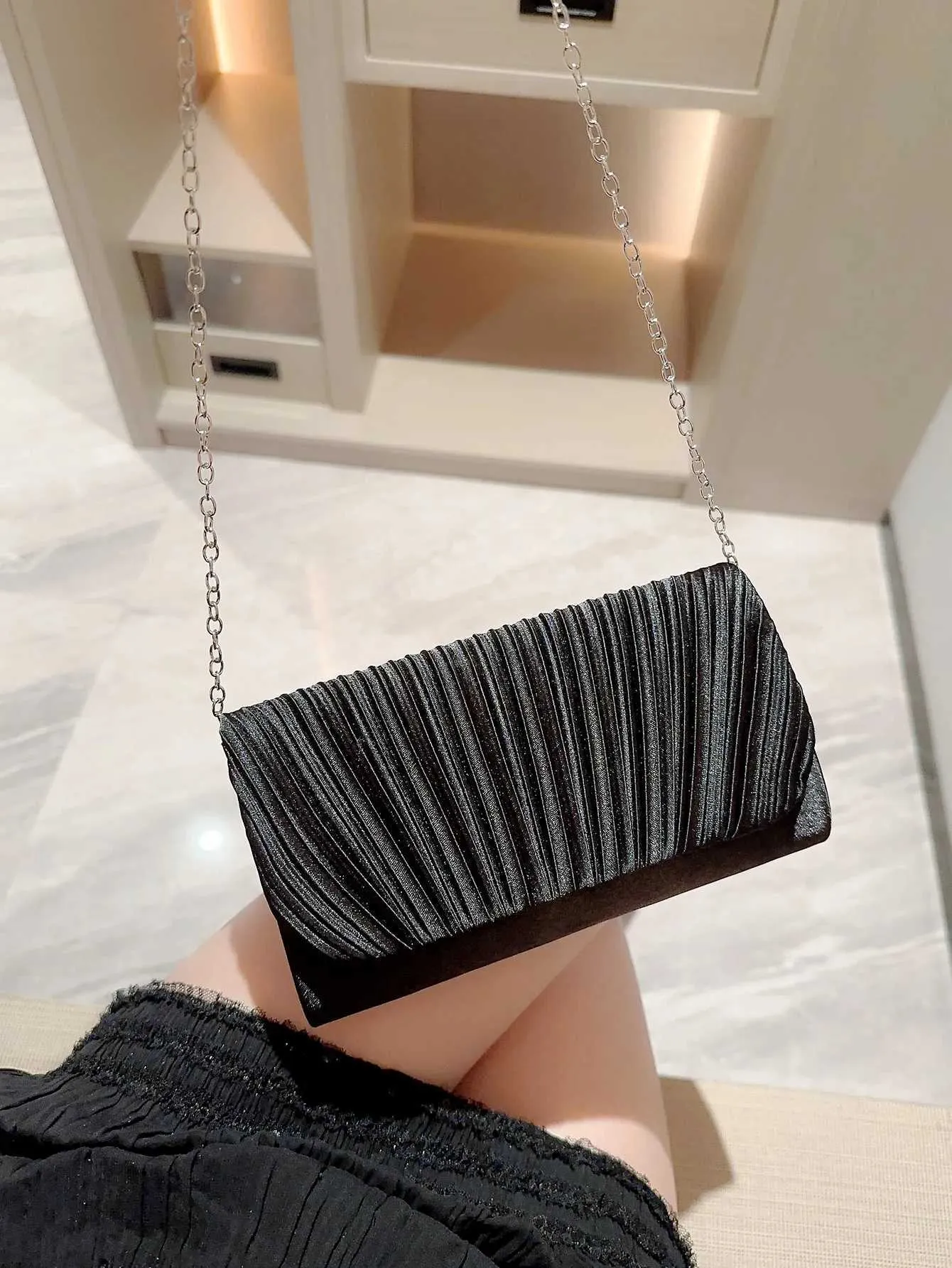 Damen elegant Satin Owendtasch Plisséiert Portemonnaie Formal Handtasche Party Ball Clutch mat Rhie Hochzäit Braut Y241019_voghion.com