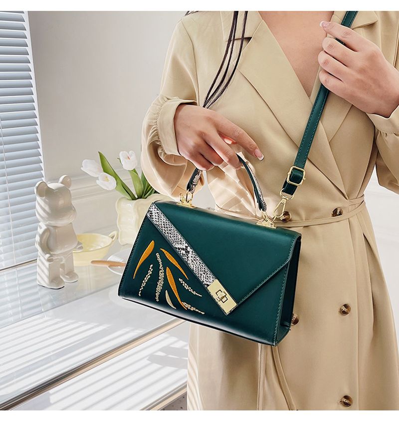 Taschen Handtaschen Damen 2024 Neue Damentaschen Modedruck Farblich passende kleine quadratische Tasche trendige_voghion.com