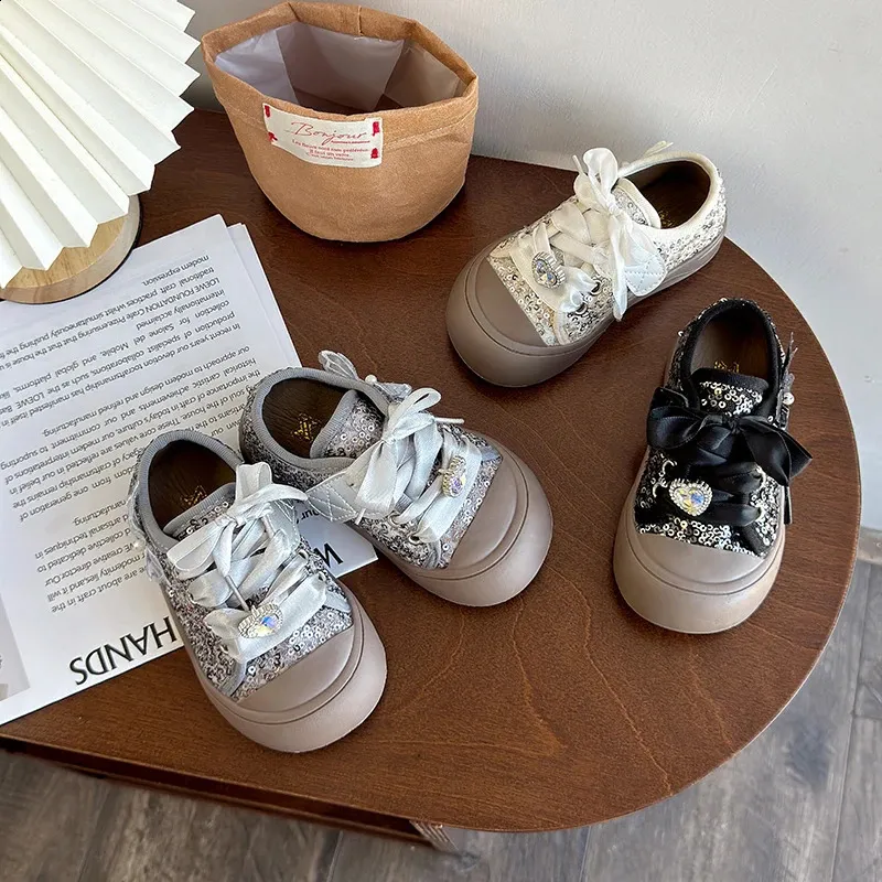 Kindersport für Frühjahr und Sommer 2024 Mädchen glänzende, weiche Sohle, rutschfeste Freizeit-Laufschuhe 240912_voghion.com