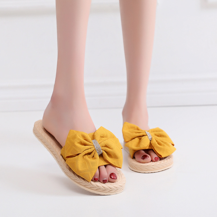 Nuevo Suela de cáñamo tejida de imitación de hierba para uso exterior, arrastre de una línea, zapatos planos de mujer a la moda de playa con diamantes_voghion.com