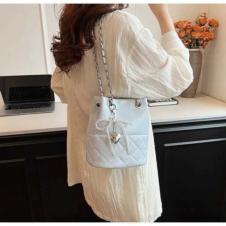 Damen Ledertasche Bucket Bag Schultertasche Mit Kettengliedern_voghion.com