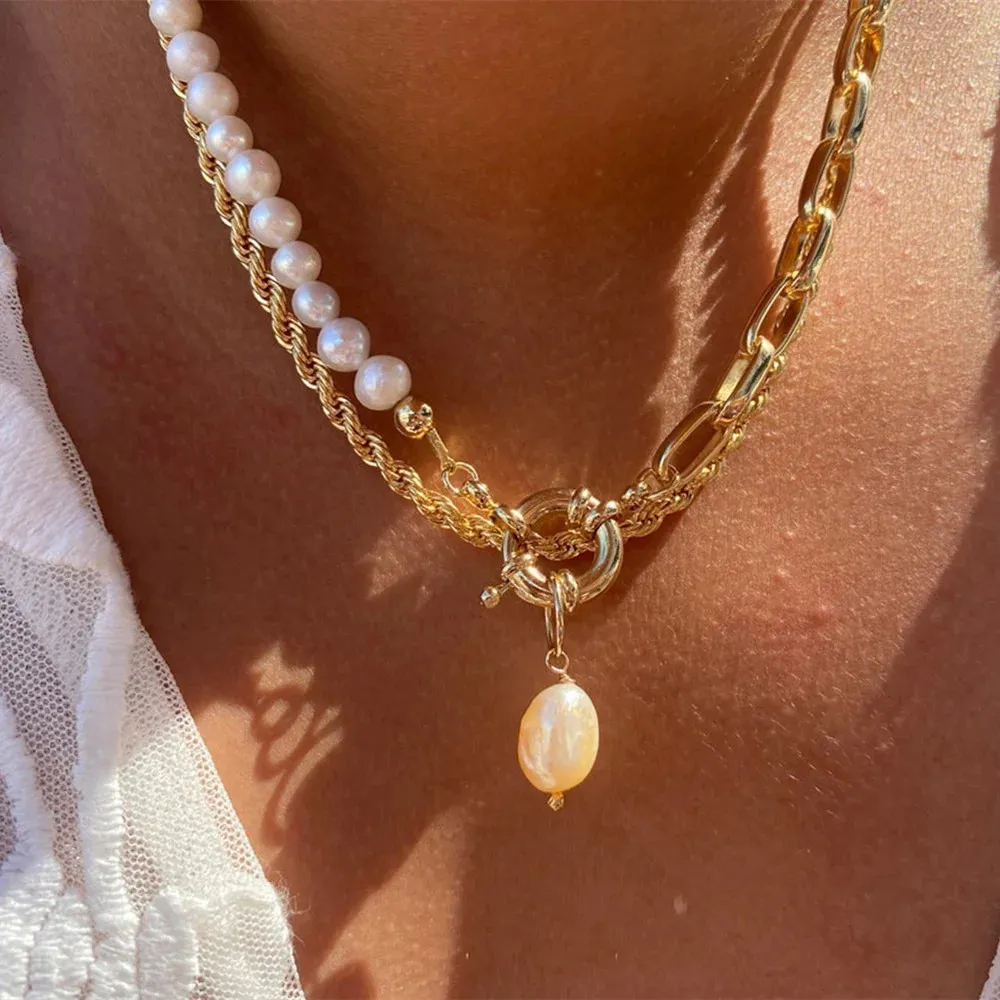 Collier multicouche avec pendentif pièce jésus marie doré_voghion.com