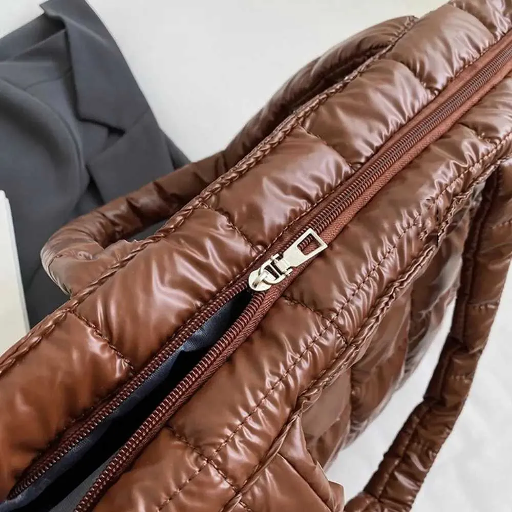 Women's Quilted Tote Bag Large Capacity Winter Shoulder Handbag_voghion.com
