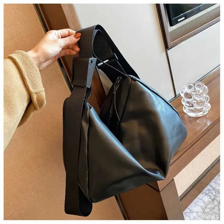 Retro Women's Messenger Bag Large Capacity Pu Leather Shoulder Bag_voghion.com