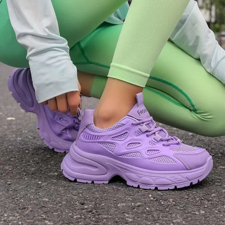 2025 Piattaforma Piatta Donna Rosso Casual Scarpe da Ginnastica Signore Chunky Sneakers Donna Scarpe I21_voghion.com