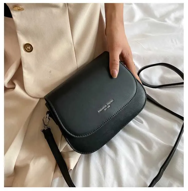 Sac à bandoulière tendance en cuir PU pour femme, sacoche à rabat de couleur unie, simple, à la mode, pochette C241021_voghion.com