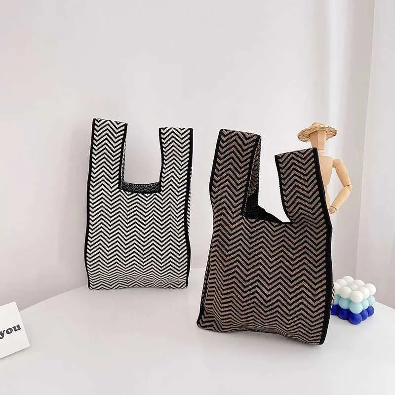Niche Design Knitted Autumn/Winter Mini Knot with Geely Pattern Reusable Grocery Bag Lightweight Handbag Y241106_voghion.com