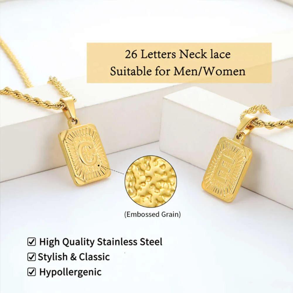 Collana con iniziale in acciaio inossidabile placcato oro, con catena a corda intrecciata, da uomo, quadrata, con alfabeto da 26 lettere_voghion.com