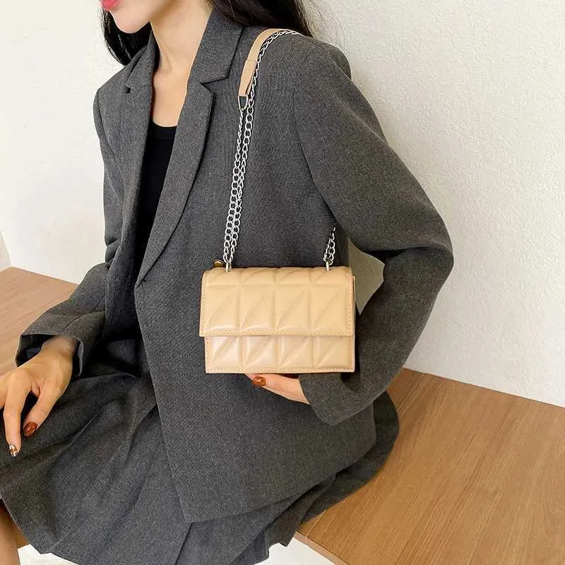 Borsa a spalla designer da donna, borsa a mano in ecopelle con catena_voghion.com