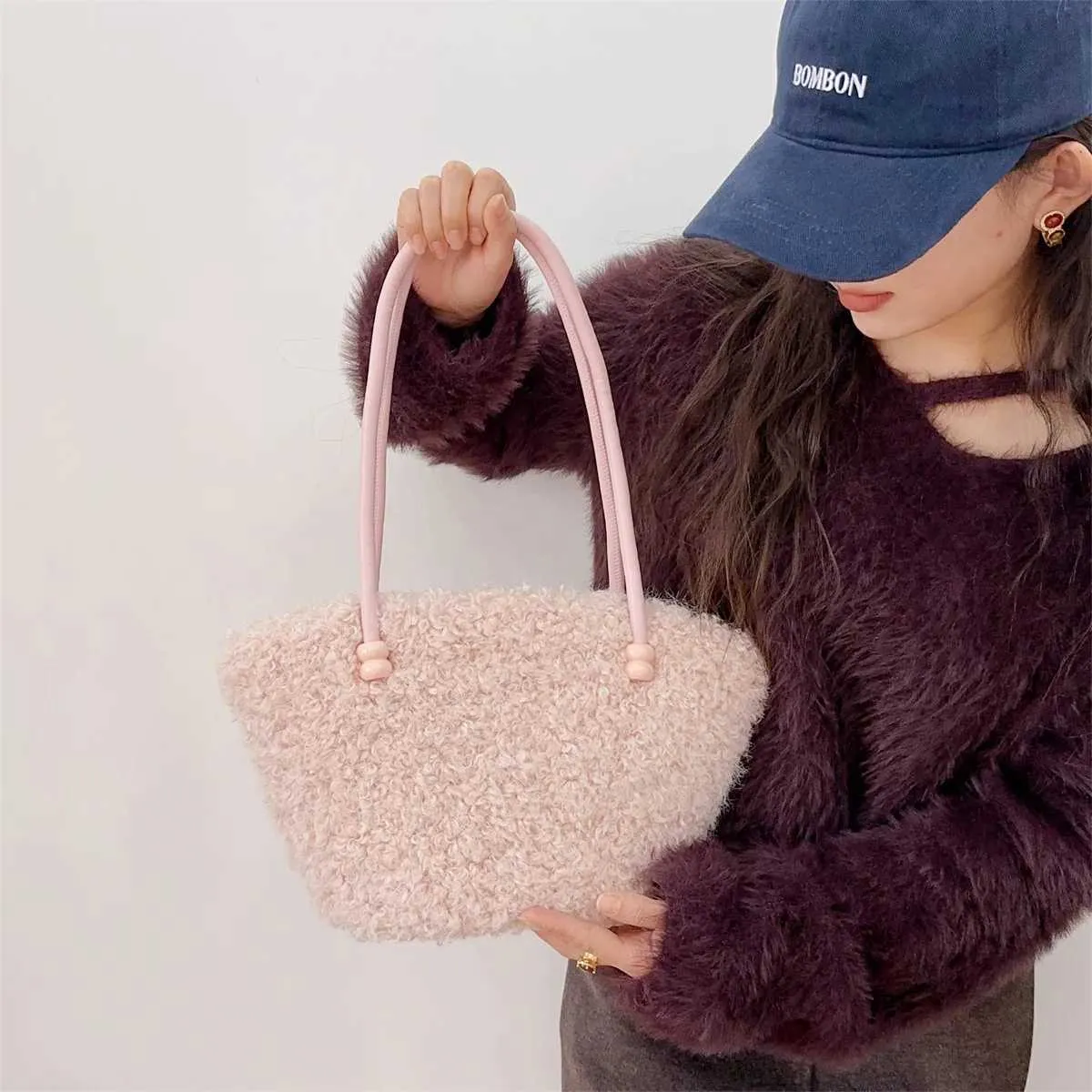 Bolso de hombro de felpa para mujer, de moda, liso, suave, informal, de lana de cordero, de gran capacidad, ligero, para uso diario._voghion.com