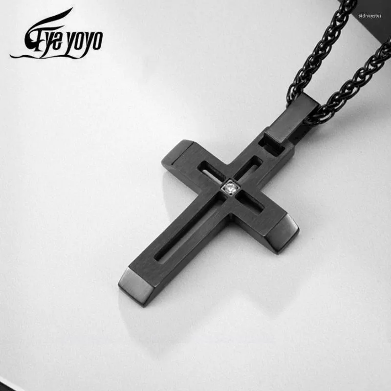 Collana con croce da uomo in acciaio inossidabile nero moda_voghion.com