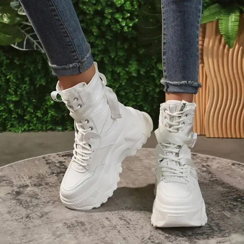 Bottines de moto blanches à plateforme épaisse pour femmes, chaussures vulcanisées à lacets et à boucle, à la mode, pour l'automne_voghion.com