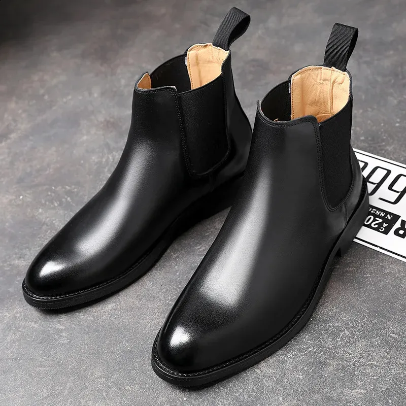 Bottes classiques rétro en cuir véritable pour hommes, chaussures montantes décontractées de style britannique à la mode à la cheville pour hommes 240830_voghion.com