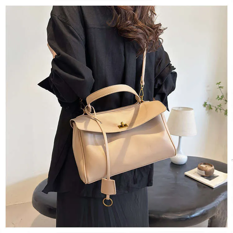 Enkel håndtaske til kvinder i PU-læder med stort håndtag og crossbody-taske til daglig indkøbspose til damer_voghion.com