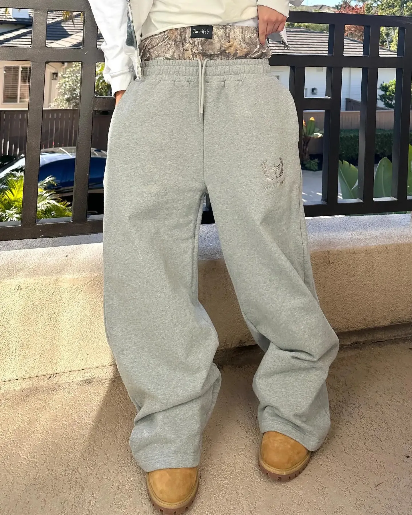 Pantaloni della tuta retrò Y2K, a doppia vita, con motivo mimetico ricamato, a gamba larga, da uomo, alla moda, casual, streetwear, unisex._voghion.com