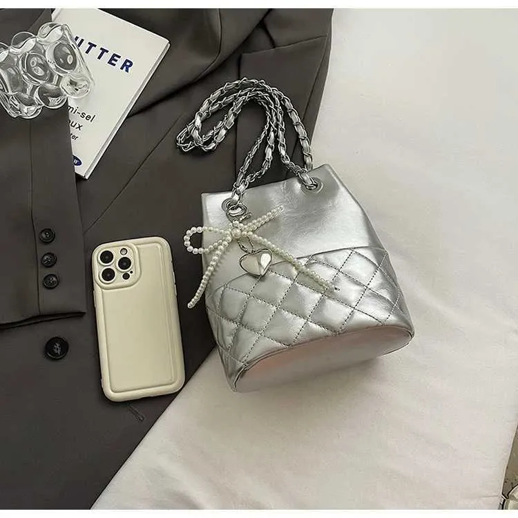 Damen Ledertasche Bucket Bag Schultertasche Mit Kettengliedern_voghion.com