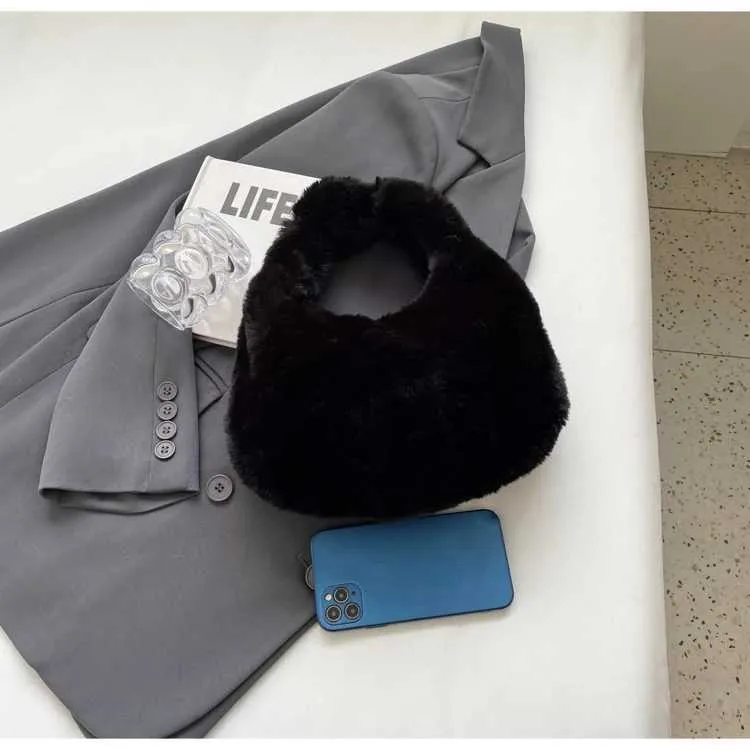 Portafoglio da donna con manico corto Fi Cluh carino Wen Fur Small Half Mo caldo peluche borsa da polso Y241106_voghion.com