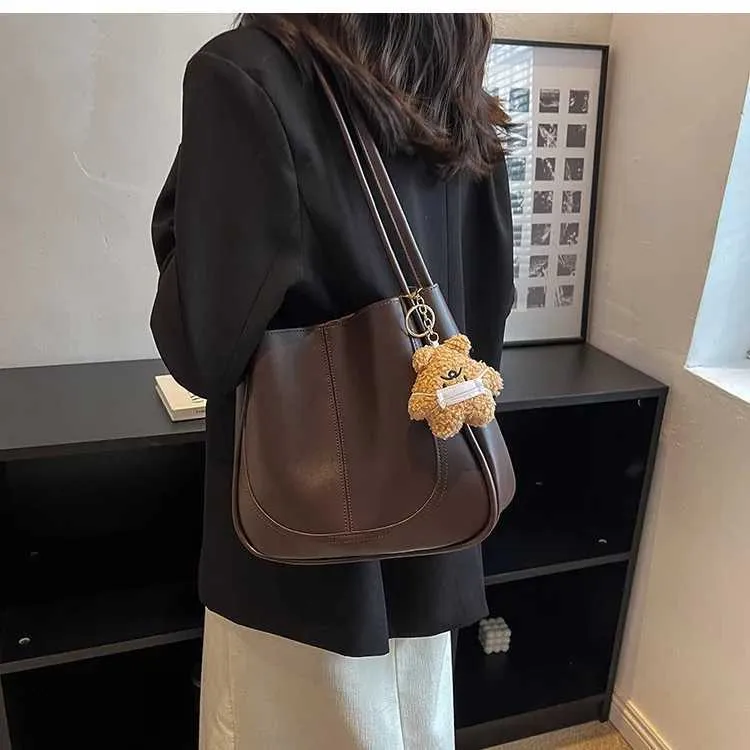 Bolso de hombro de alta gama con textura de gran capacidad, nuevo bolso de mano para mujer, otoño e invierno 2024, C241106_voghion.com