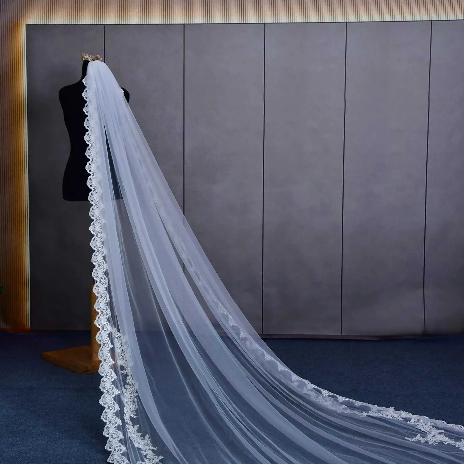 Gioielli per capelli V110 Velo lungo con applicazioni in pizzo Veli da sposa a 1 strato Cattedrale Morbido Tulle Accessori per abito da sposa per la sposa_voghion.com