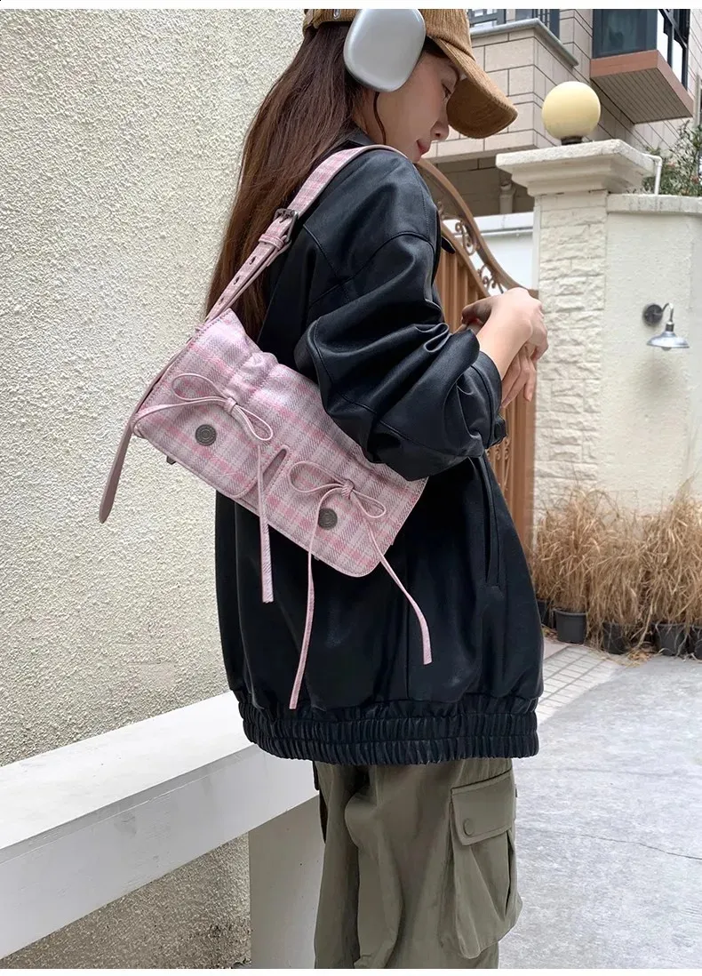 MBTI Plaid Pink Damen Schultertasche Plissee Lässig Süße Niedliche Mode Lederhandtasche Literarische Exquisite Achseltasche 240827_voghion.com