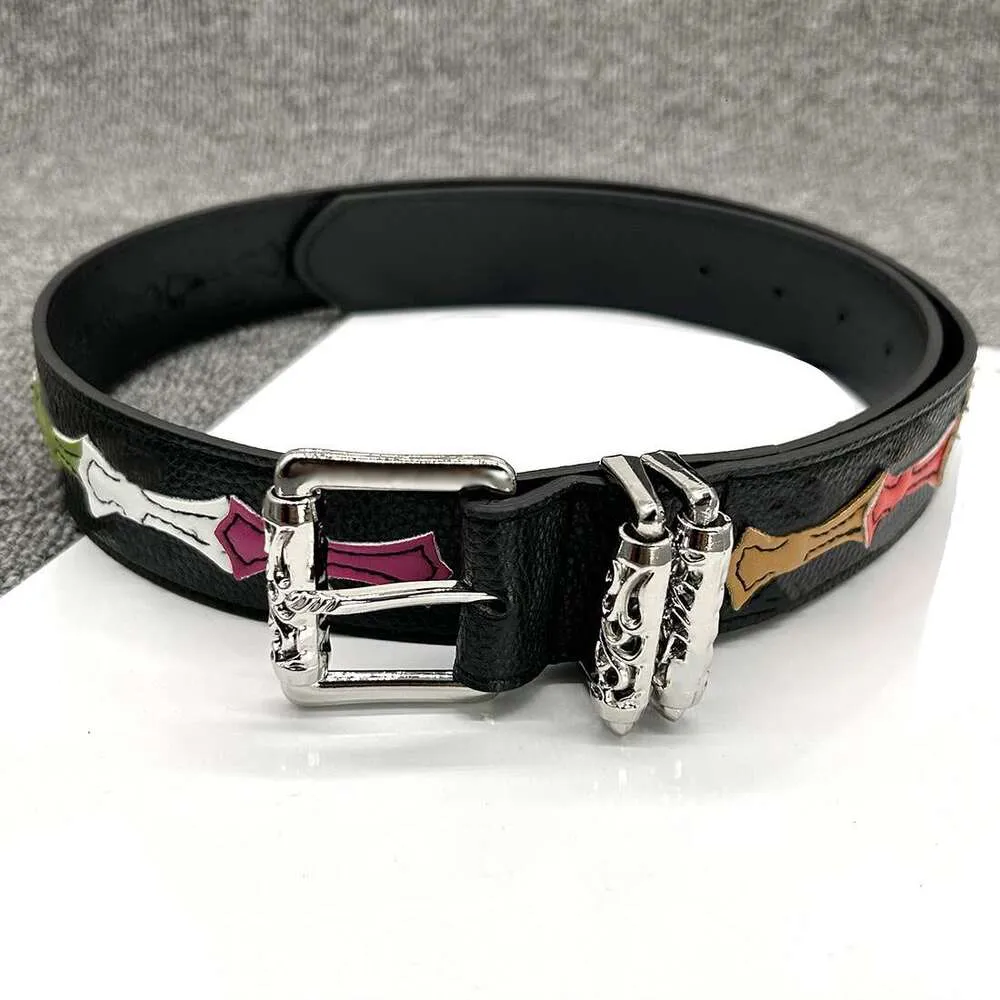 Cinto casual de couro Heartslies cromado para designer masculino, fivela clássica de metal lisa, elegante com caixa cromada 133_voghion.com