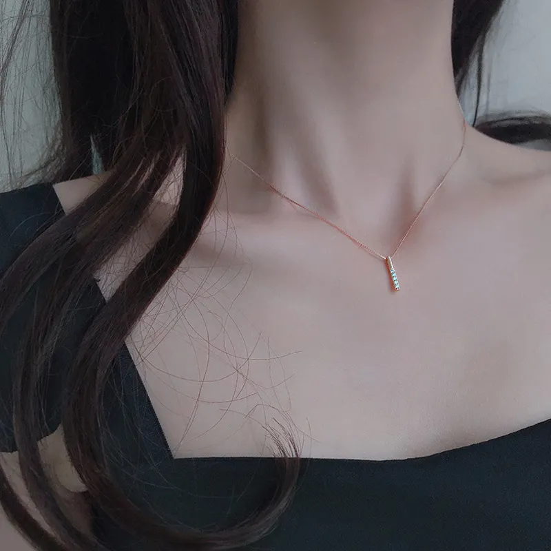 Collier pendentif rectangulaire avec zircon pour femme bijoux_voghion.com