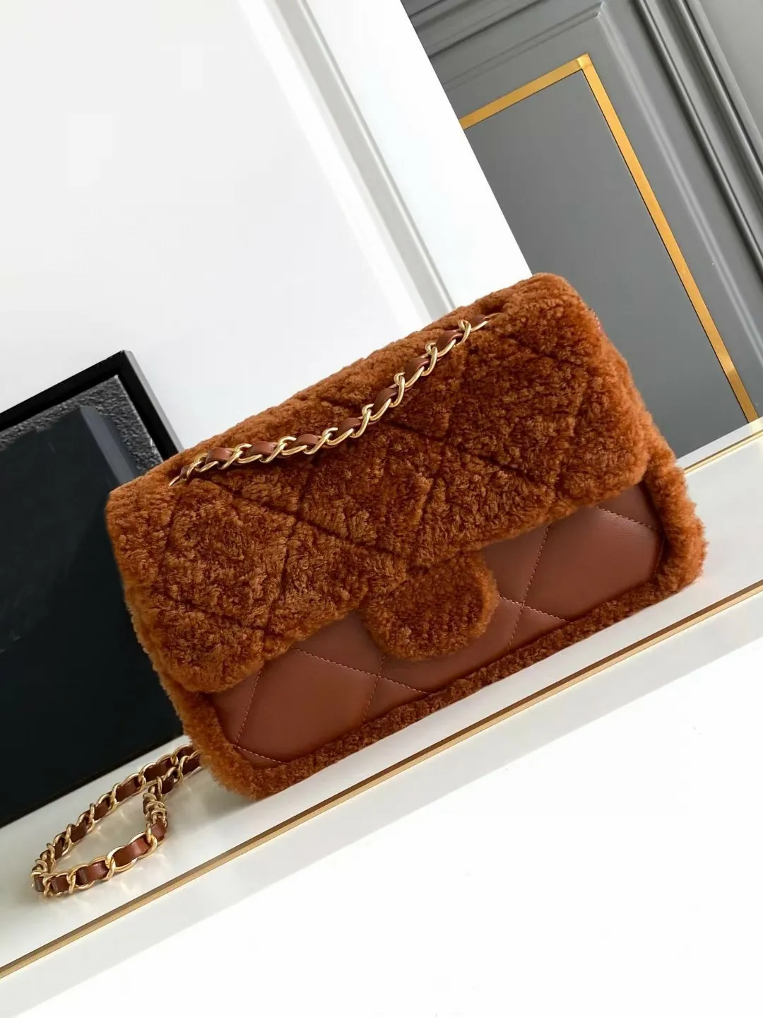 Cosmetic Master Quality Lamb Wool CF Winter Fur Ing Leather Classic Flap Gold Tone Hardware Chain Shoulder Bags Women_voghion.com