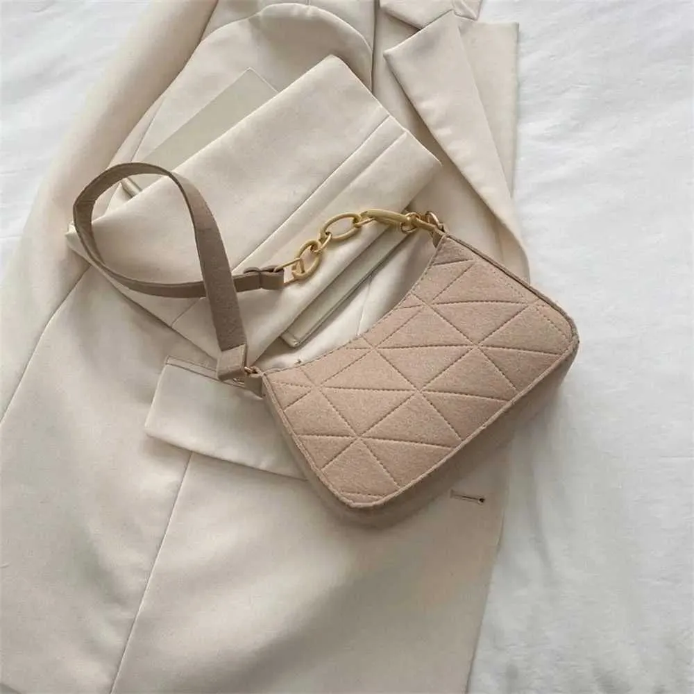 Stylish Felt Shoulder Bag For Women Girls Solid Colour Handbag_voghion.com