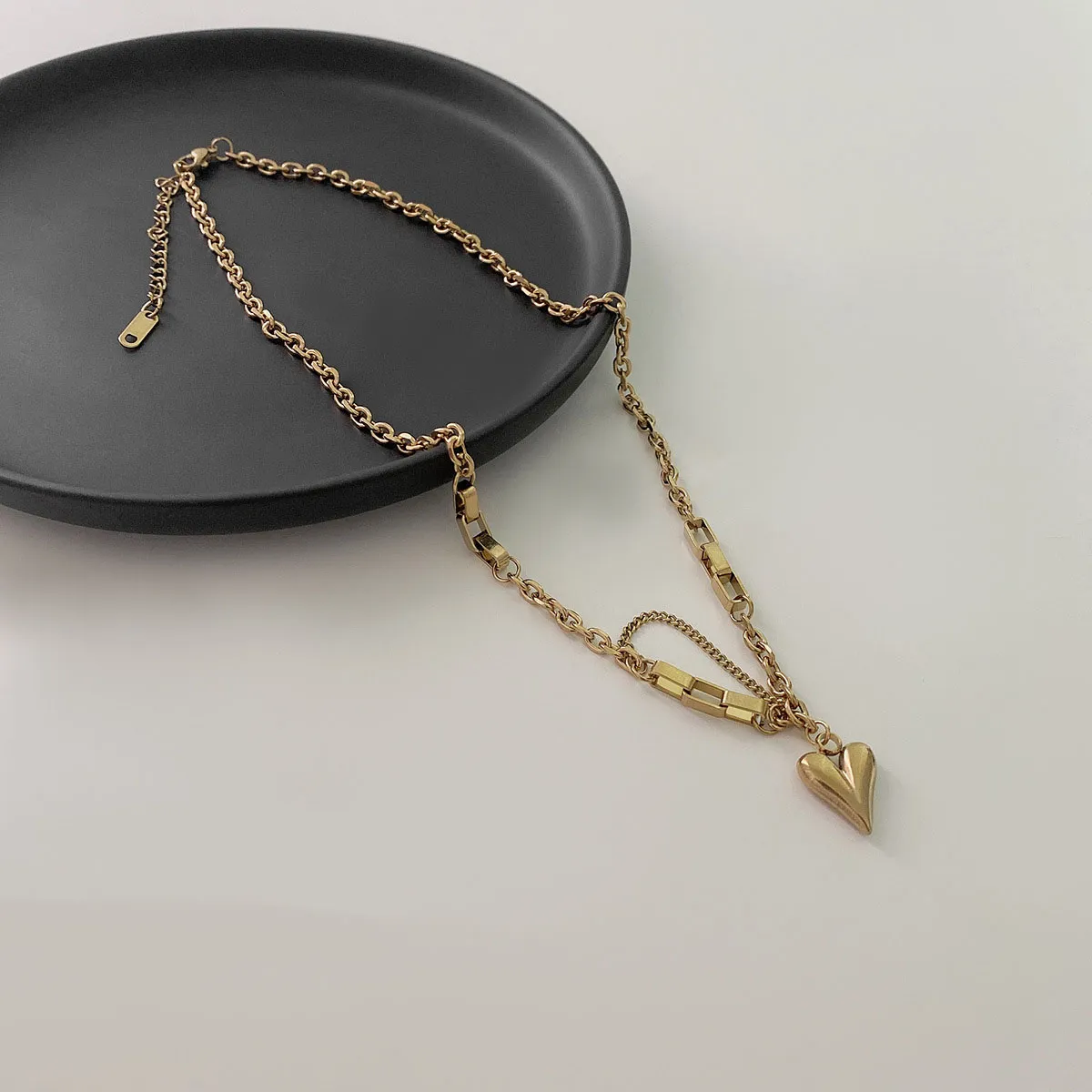 Colliers pendentifs Origin Summer Fashion Gold Color Love Heart Collier chaîne épaisse asymétrique pour femmes en acier inoxydable_voghion.com