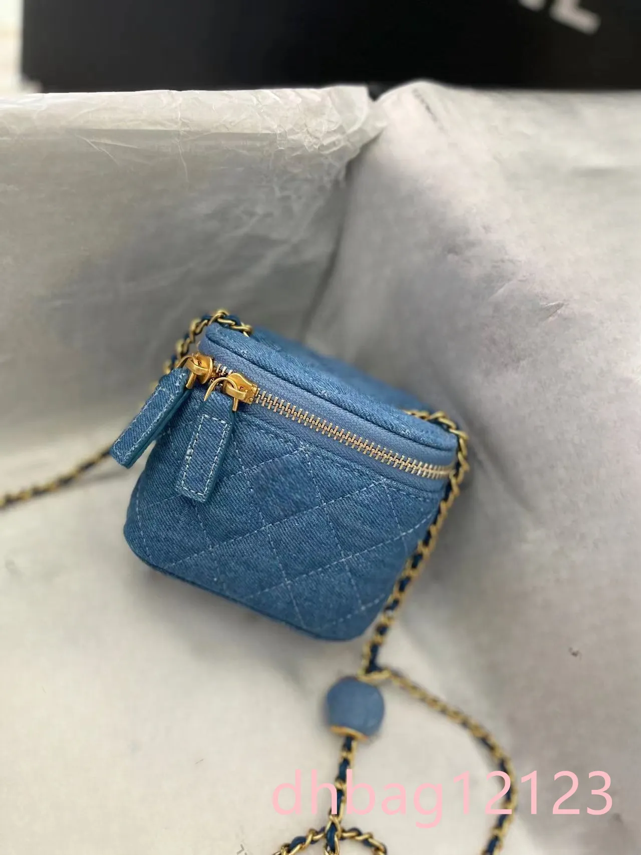 Borsa da designer, piccola scatola per il trucco, in denim, in pelle di pecora, con perle schiacciate, pallina dorata, accessori in metallo, borsa a mano con spalla inclinata, rossetto_voghion.com