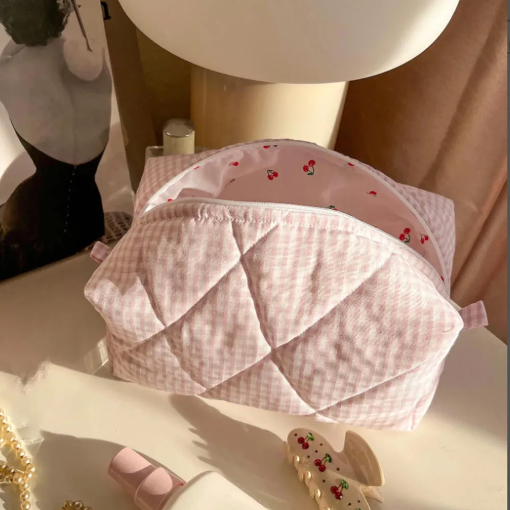 Fasion Ceckered Makeup Large Capacity Portable Travel Cosmetic Storage Organizer Cotton Quilted Was Bag Skincare_voghion.com