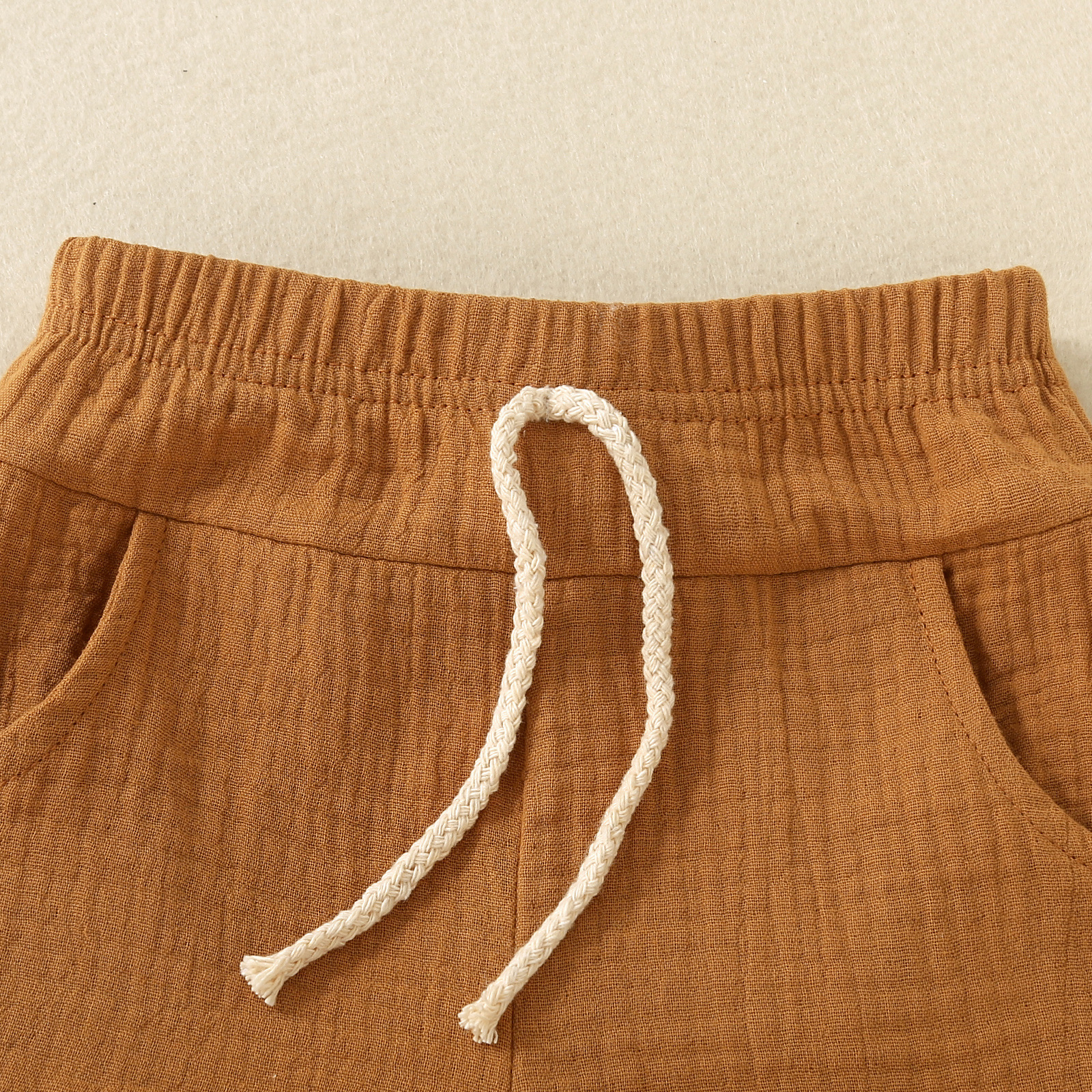 Mère et enfants infantile et enfant en bas âge bloc de couleur poitrine dessus patchwork poche col ouvert T-shirt + couleur unie cordon ensemble short et haut_voghion.com